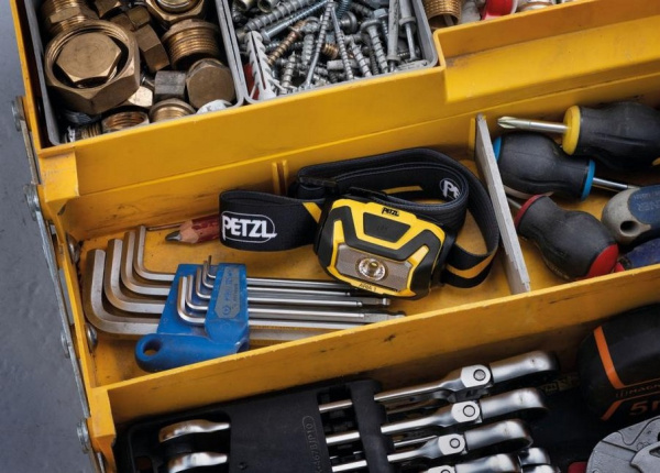 Фонарь налобный Petzl ARIA 2 450 lum (Черный+Желтый)